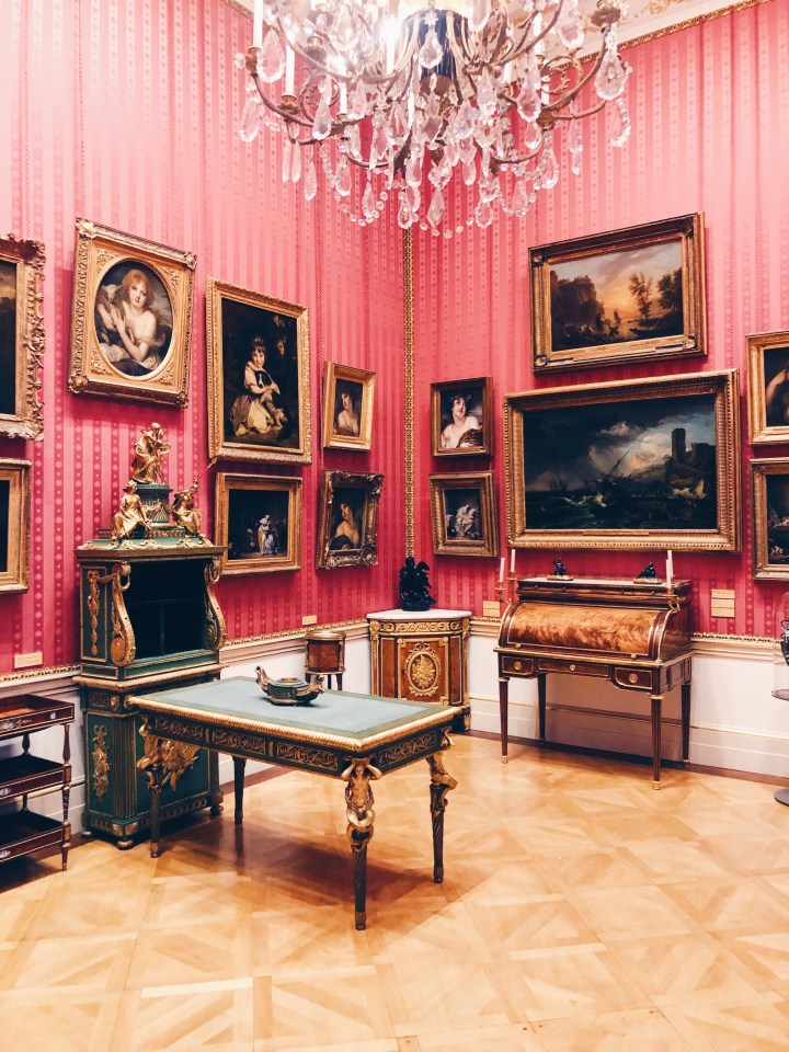 The Wallace Collection: Jewelled toned wallpaper & portraits into the&nbsp;past